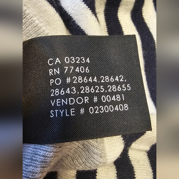 CLUB MONACO, Large,Cotton/ Cashmere Blue /White Striped, V-neck - Picture 7 of 7